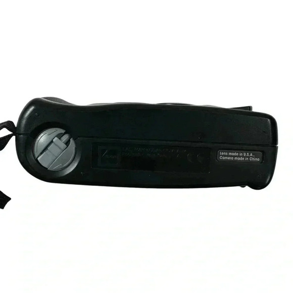 Vintage Kodak KB18 Point & Shoot 35mm Film Camera Pocket - Untested For Parts - Picture 6 of 9